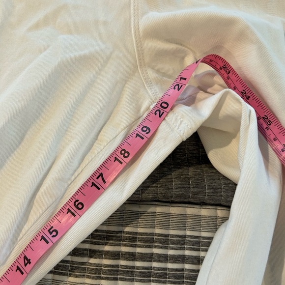 NWT Gloria Vanderbilt White Capris plus Size 24 - Picture 3 of 6